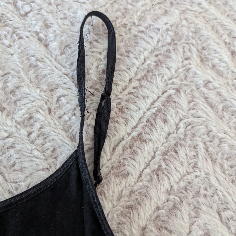 Bundle Of Camisole/Tank Tops (4) - Picture 10 of 11